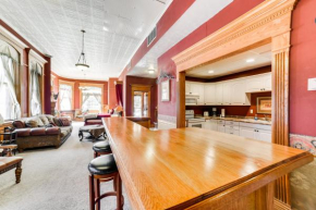 Downtown Yankton Suite Walk to Restaurants!